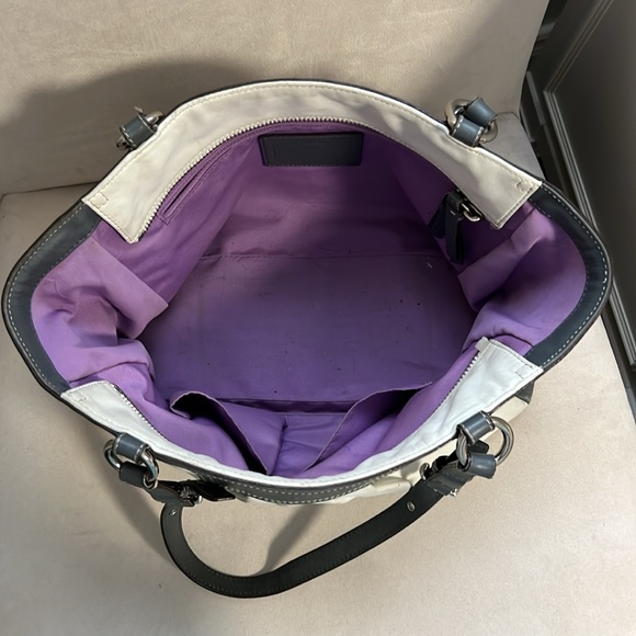 Coach cream/gray shoulder purse. - Picture 11 of 14